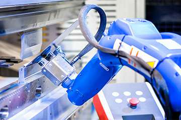 钣金行业资讯-采用机器人钣金折弯，钣金加工行业已经不再需要大批量的尺寸来使用机器人折弯机-乐竞官网-乐竞(中国)