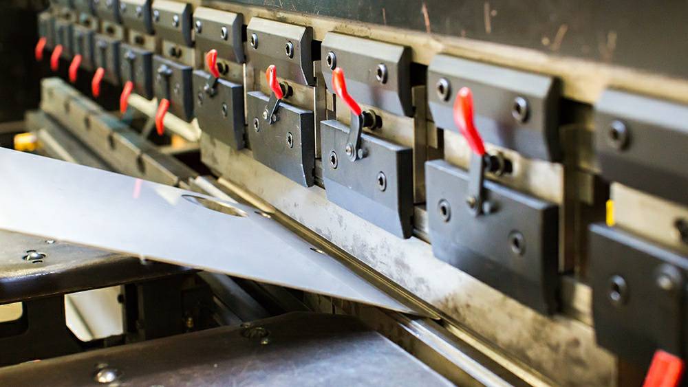 制作钣金加工项目都有哪些基础设备？-乐竞官网-乐竞(中国)